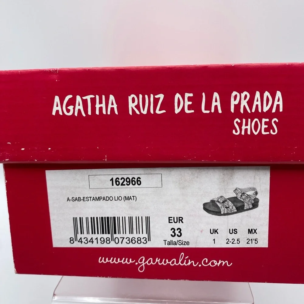 NWT. Agatha Ruiz de la Prada White/Pink Sandals. Size 2-2,5.